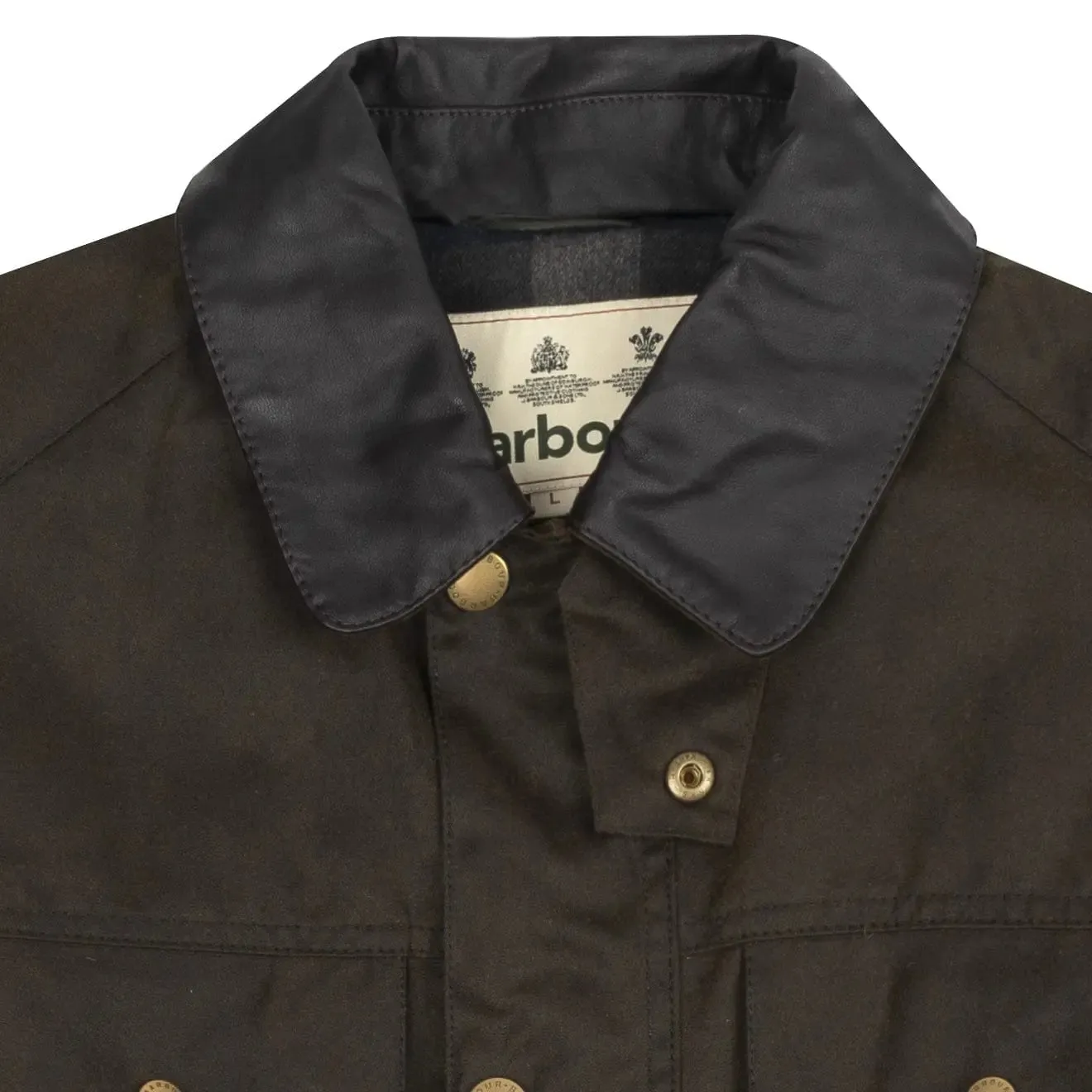 Barbour Hebden Lightweight Olive Wax Jacket for Men – Classic Outdoor Style and Weather Protection