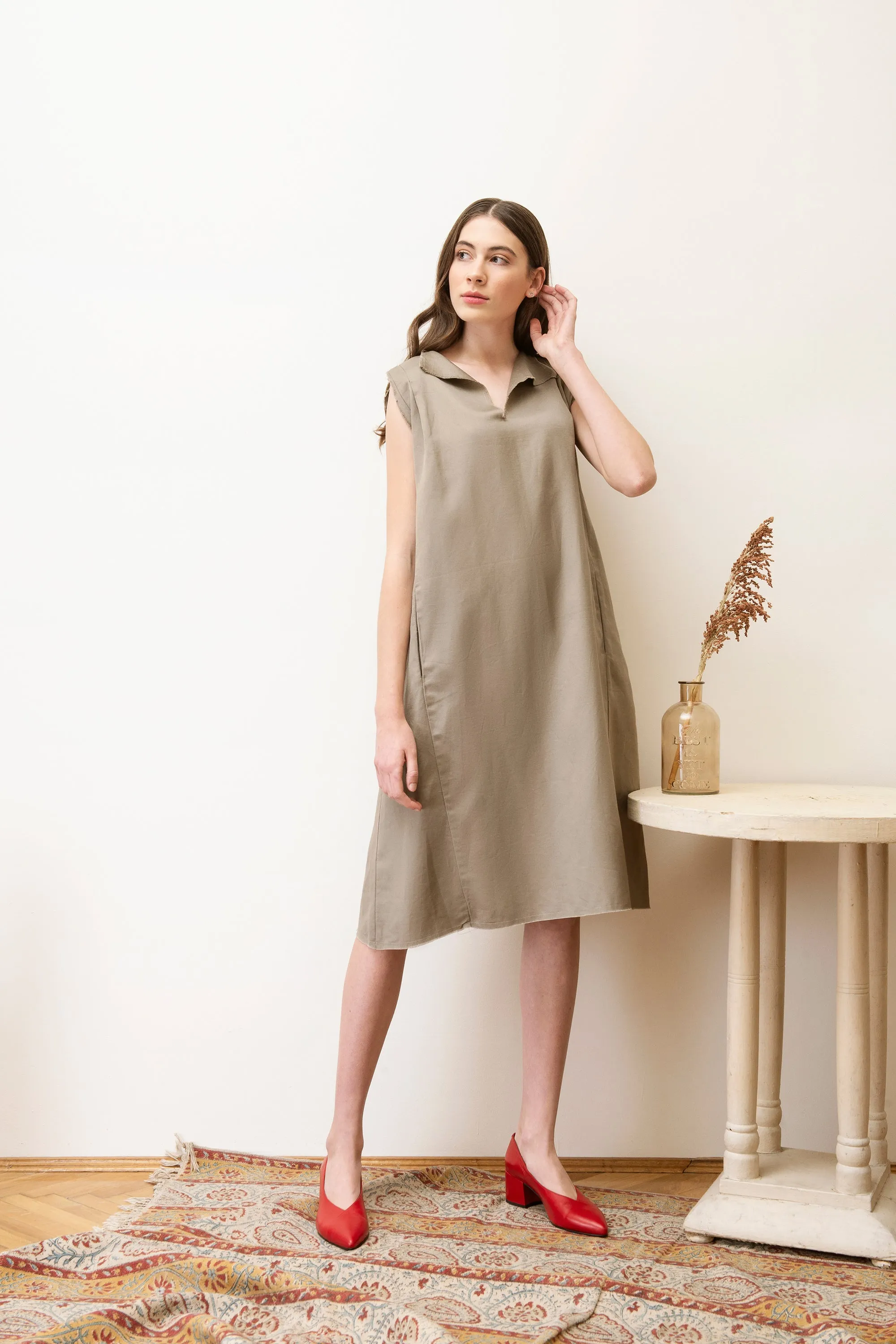 Bell dress / khaki