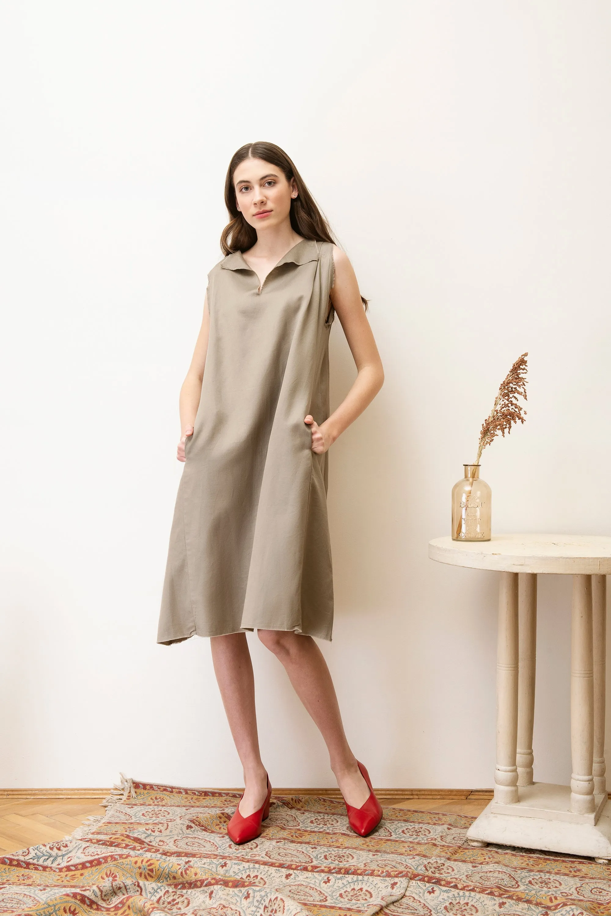 Bell dress / khaki