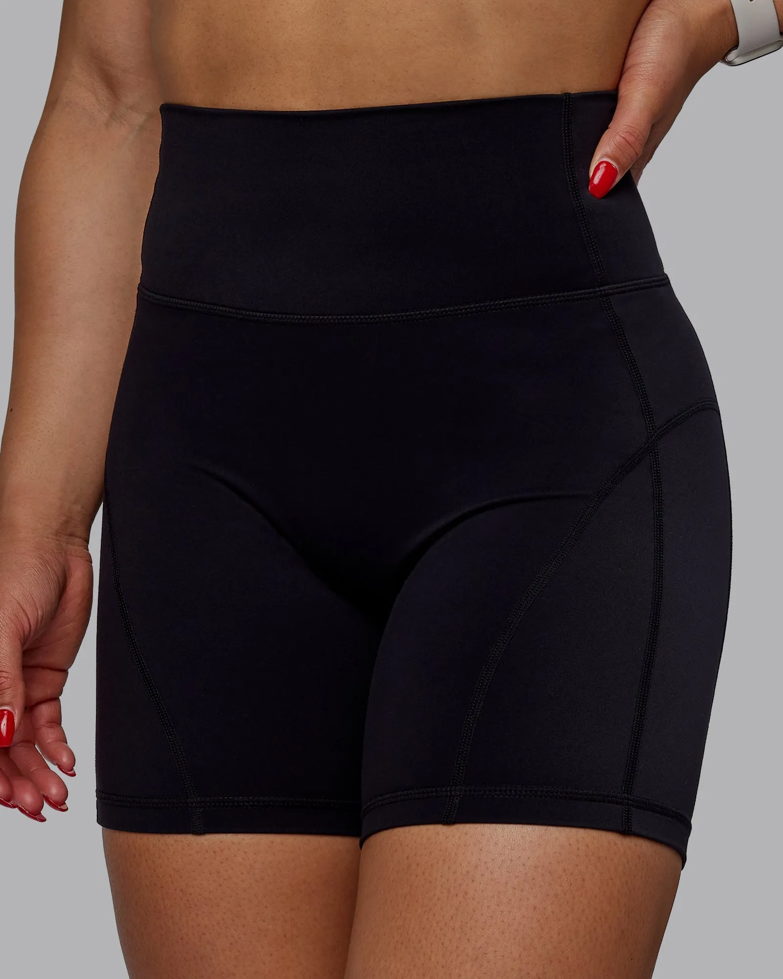 Bend Mid-Length Shorts - Black