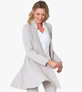 Certainly! To optimize the title of an e-commerce product for a Go To Cardigan, lets incorporate descriptive and appealing modifiers that highlight key features. Heres an enhanced version:

Cozy Womens Go-To Knit Cardigan Sweater - Versatile, Lightweight, Perfect for Layering

This title includes modifiers that emphasize comfort, style, and functionality.