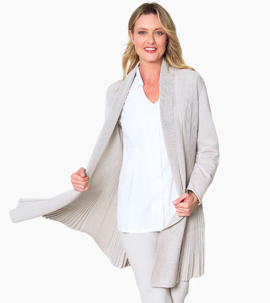 Certainly! To optimize the title of an e-commerce product for a Go To Cardigan, lets incorporate descriptive and appealing modifiers that highlight key features. Heres an enhanced version:

Cozy Womens Go-To Knit Cardigan Sweater - Versatile, Lightweight, Perfect for Layering

This title includes modifiers that emphasize comfort, style, and functionality.