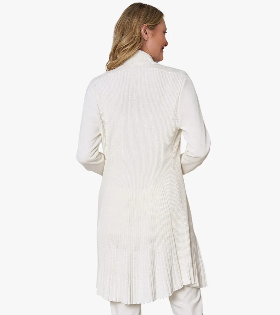 Certainly! To optimize the title of an e-commerce product for a Go To Cardigan, lets incorporate descriptive and appealing modifiers that highlight key features. Heres an enhanced version:

Cozy Womens Go-To Knit Cardigan Sweater - Versatile, Lightweight, Perfect for Layering

This title includes modifiers that emphasize comfort, style, and functionality.