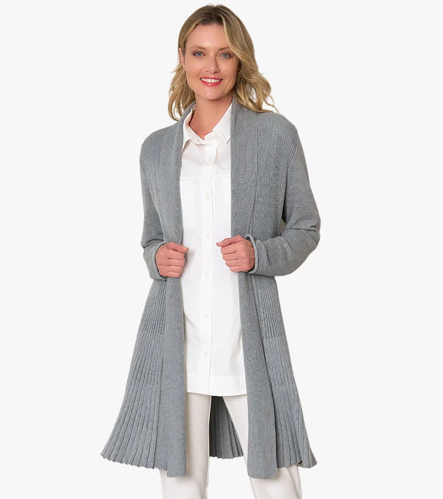 Certainly! To optimize the title of an e-commerce product for a Go To Cardigan, lets incorporate descriptive and appealing modifiers that highlight key features. Heres an enhanced version:

Cozy Womens Go-To Knit Cardigan Sweater - Versatile, Lightweight, Perfect for Layering

This title includes modifiers that emphasize comfort, style, and functionality.