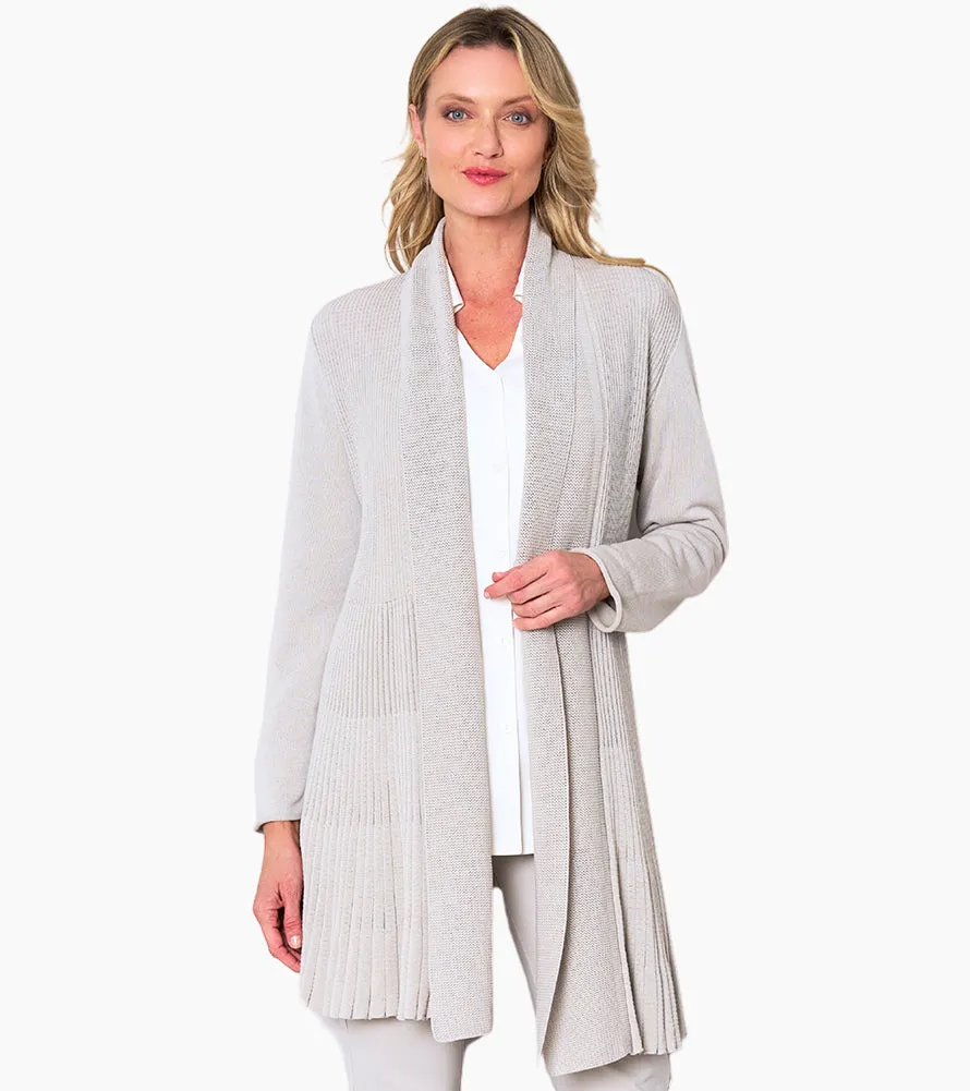 Certainly! To optimize the title of an e-commerce product for a Go To Cardigan, lets incorporate descriptive and appealing modifiers that highlight key features. Heres an enhanced version:

Cozy Womens Go-To Knit Cardigan Sweater - Versatile, Lightweight, Perfect for Layering

This title includes modifiers that emphasize comfort, style, and functionality.