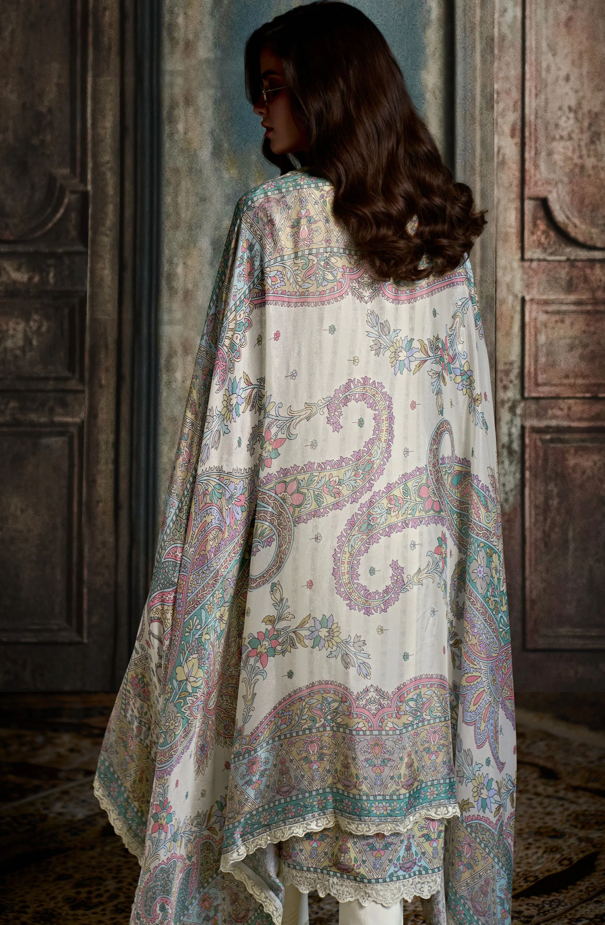 Ivory White Straight Cut Suit & Digital Print & Scalloped Embroidery