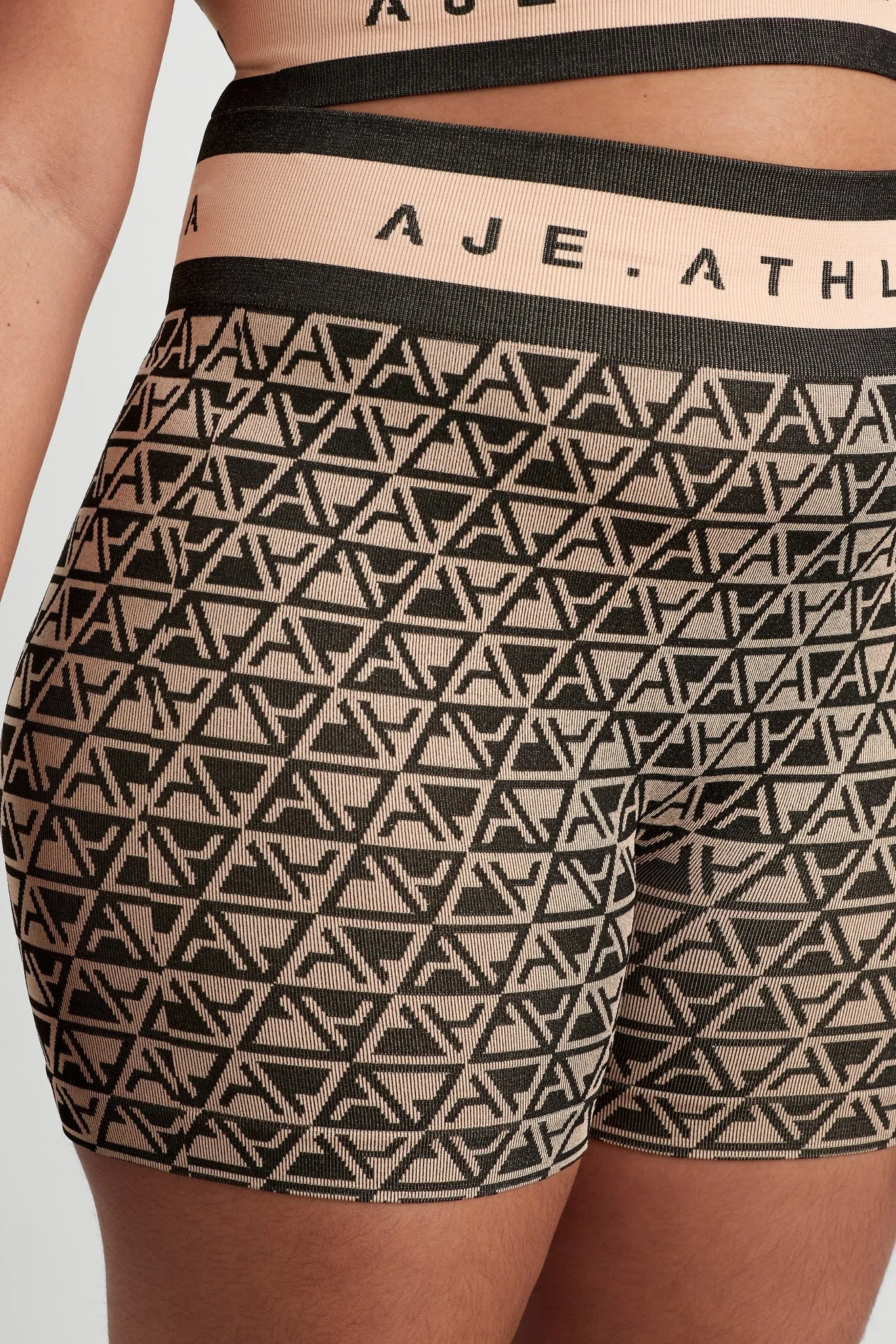 Mid Length Seamless Bike Shorts 624