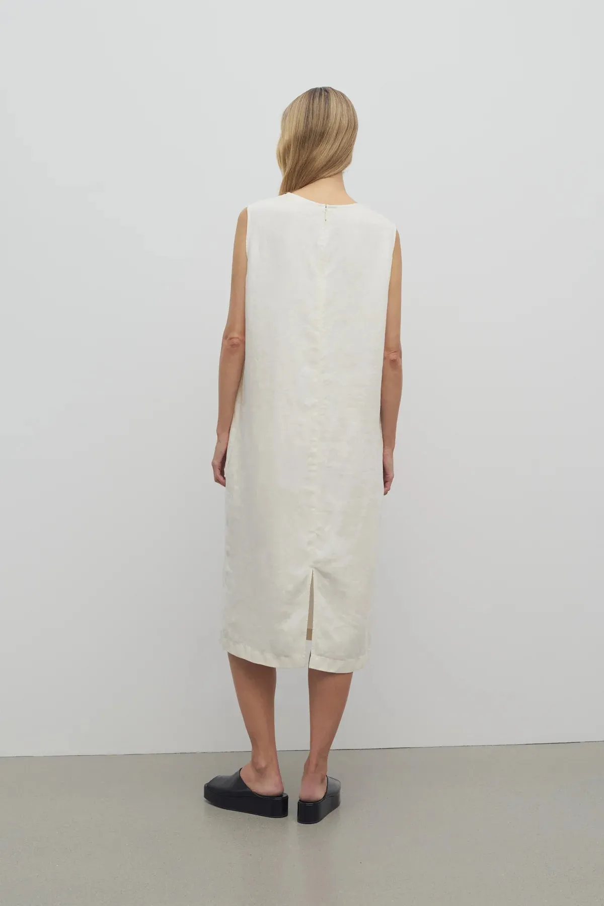 Mirnal Dress in Linen
