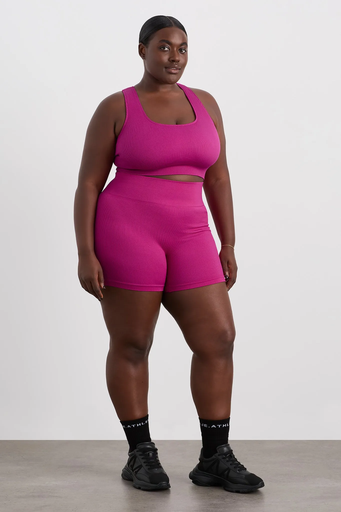 Seamless Mid Length Short 624