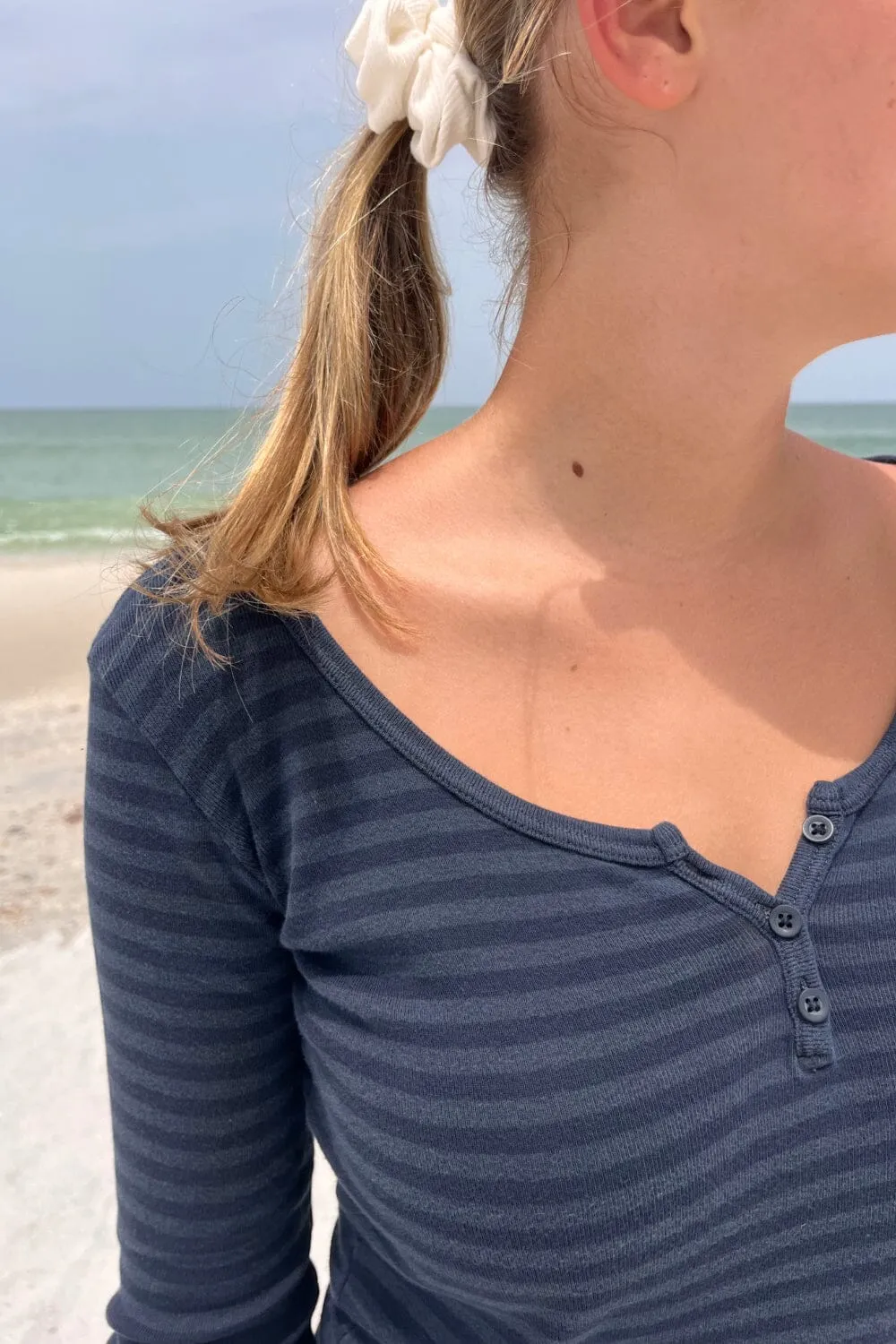 Sure! Here’s an optimized title for the product:

Zelly Womens Striped Comfort Fit Top - Stylish Casual Wear for Everyday

Feel free to adjust any specific details as needed!